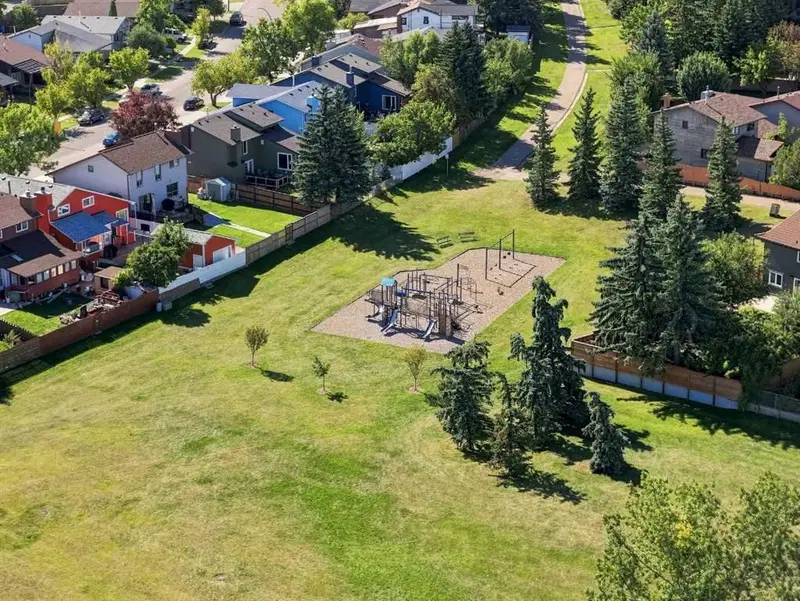 167 Bernard Way NW, Calgary — photo 4 of 50