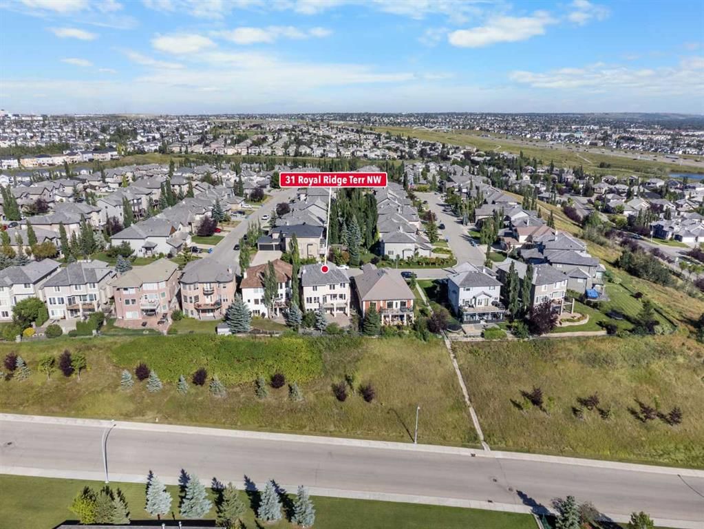 31 Royal Ridge Terrace NW, Calgary — photo 3 of 50
