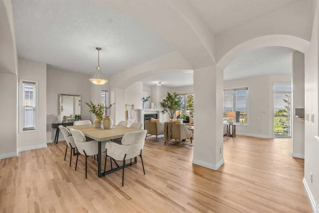 31 Royal Ridge Terrace NW, Calgary — photo 5 of 50