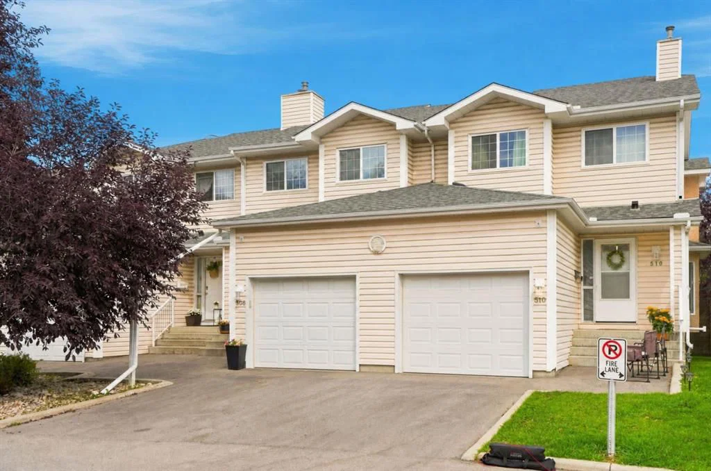 506 Hawkstone Manor NW, Calgary — photo 4 of 28