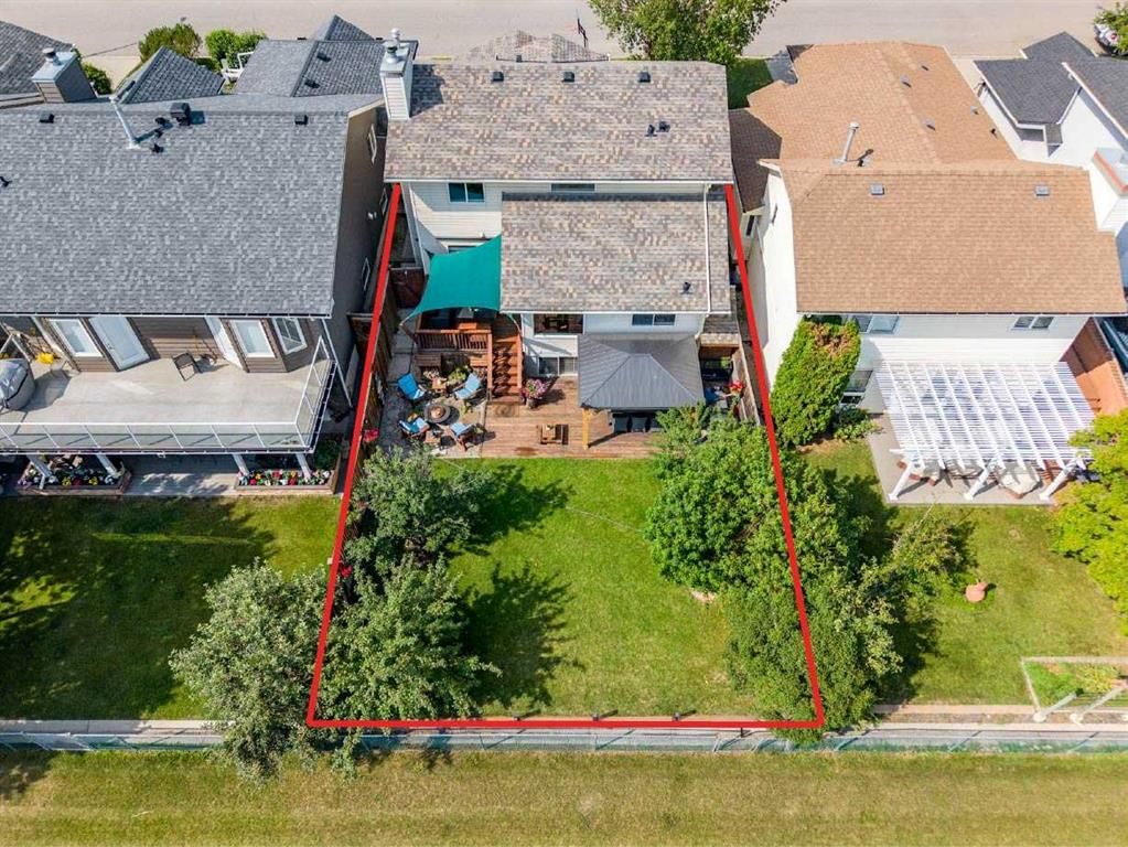144 Riverstone Crescent SE, Calgary — photo 4 of 50