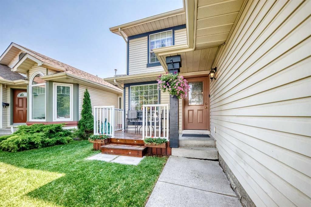 144 Riverstone Crescent SE, Calgary — photo 5 of 50