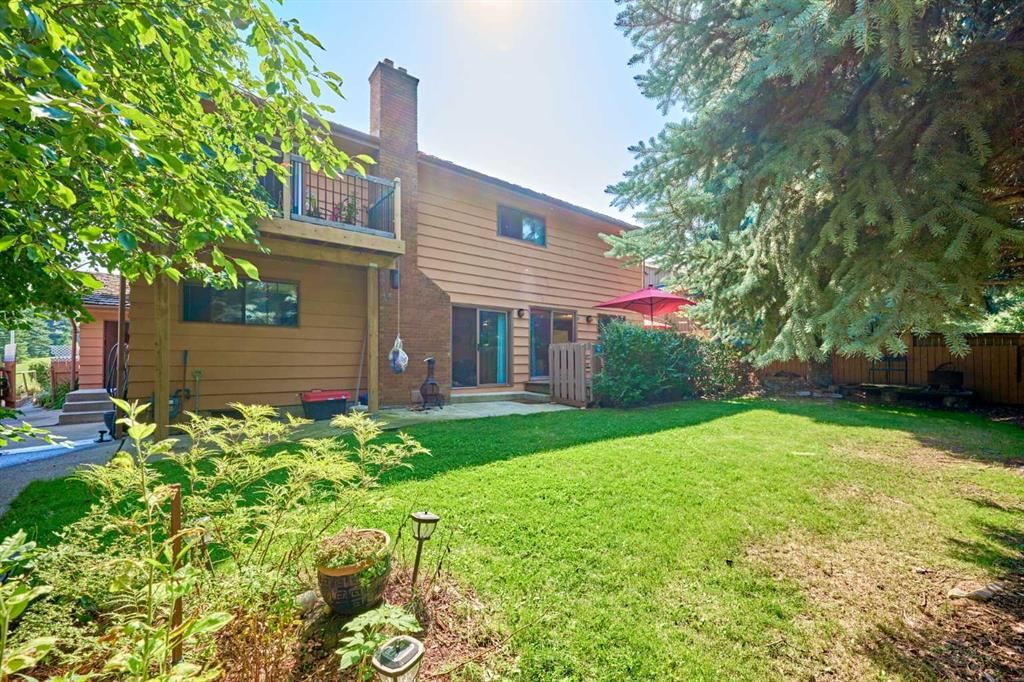 48 OAKMOUNT Way SW, Calgary — photo 5 of 50