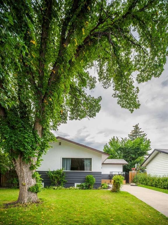 15 Hamlet Road SW, Calgary — main listing photo