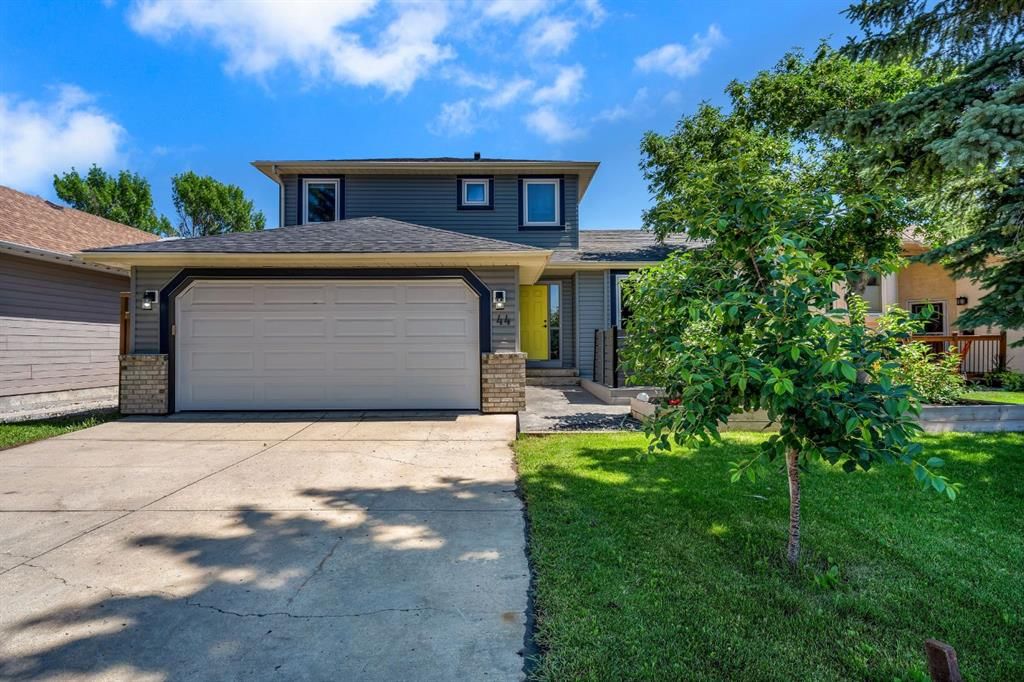 44 Harvest Oak Way NE, Calgary — main listing photo