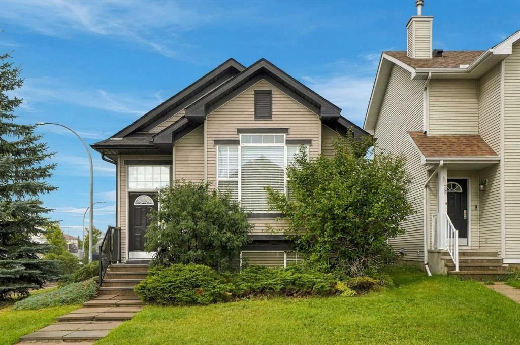 5 Cranberry Way SE, Calgary — main listing photo