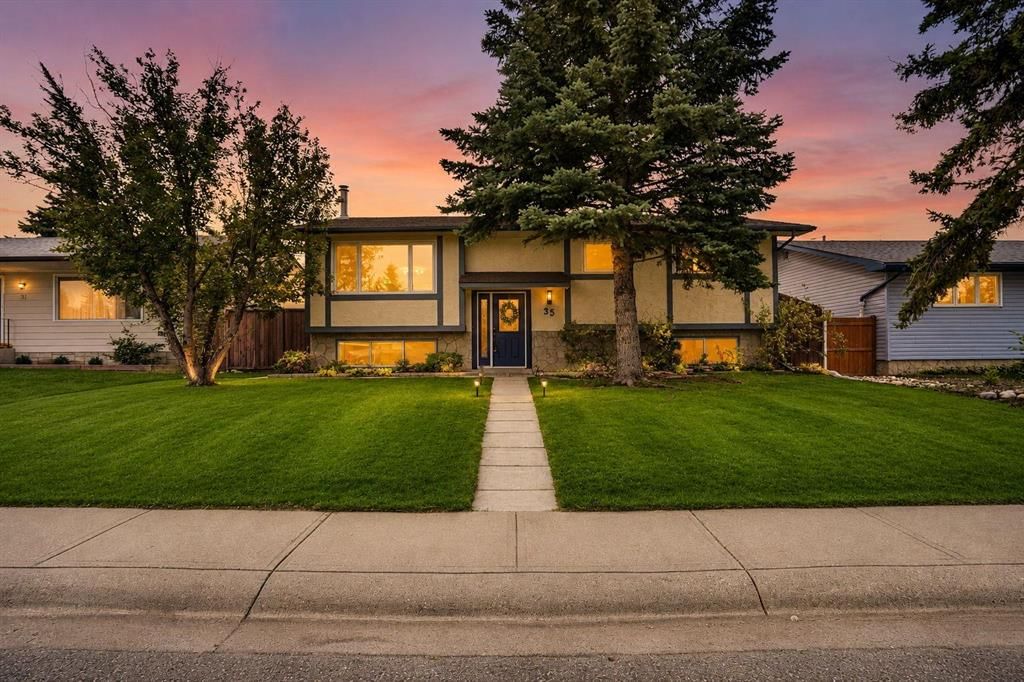 35 Queen Isabella Close SE, Calgary — main listing photo