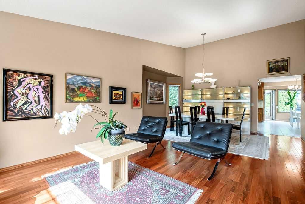 208 Hawkview Manor Place NW, Calgary — photo 4 of 41