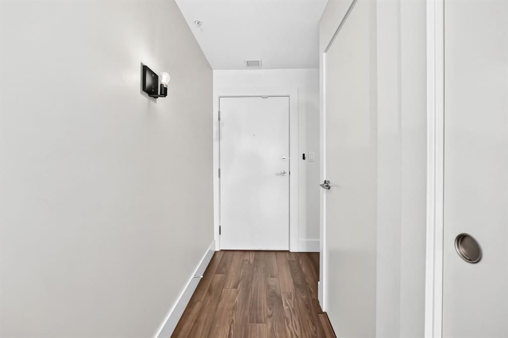323, 510 Edmonton Trail NE, Calgary — photo 4 of 43