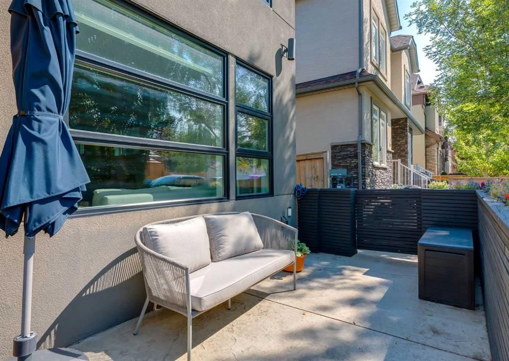 1, 3704 16 Street SW, Calgary — photo 2 of 28