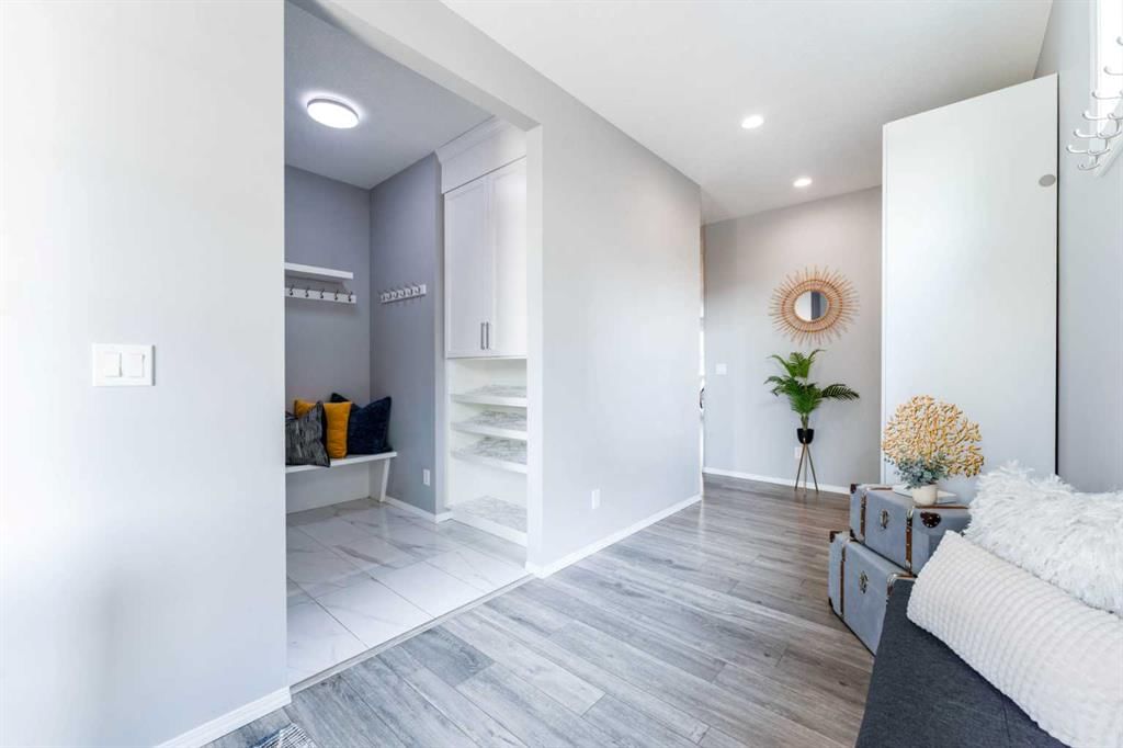 42 West Grove Way SW, Calgary — photo 5 of 50