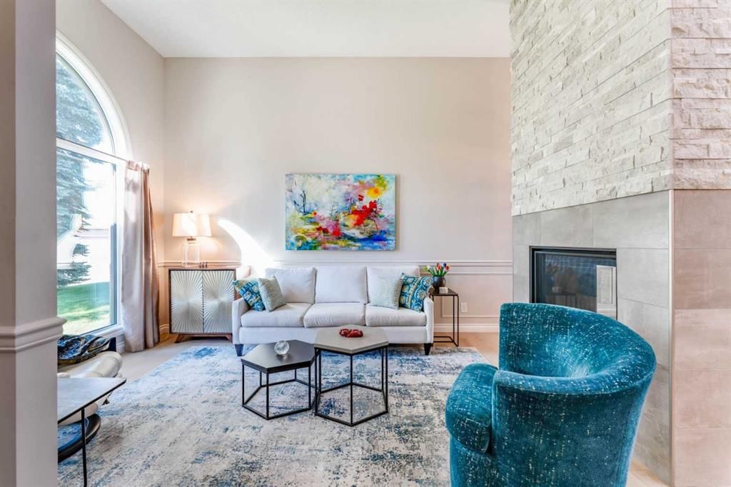 150 Oakbriar Close SW, Calgary — photo 4 of 36