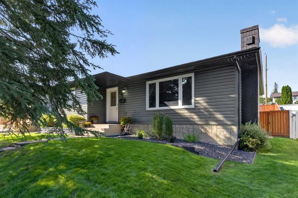 292 Silver Brook Way NW, Calgary — main listing photo