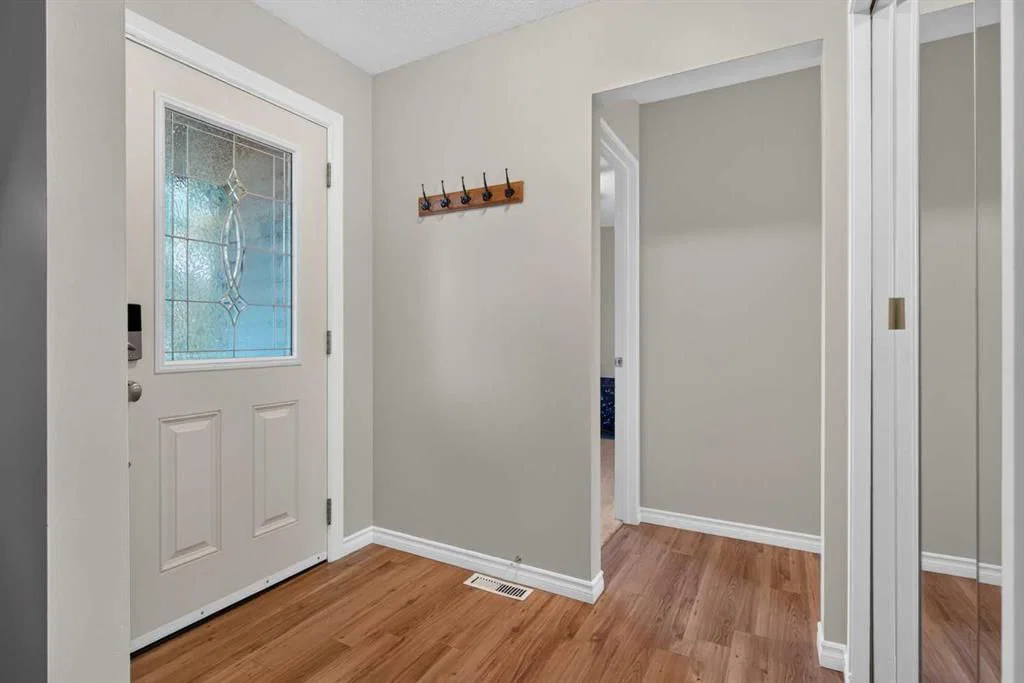 292 Silver Brook Way NW, Calgary — photo 2 of 28