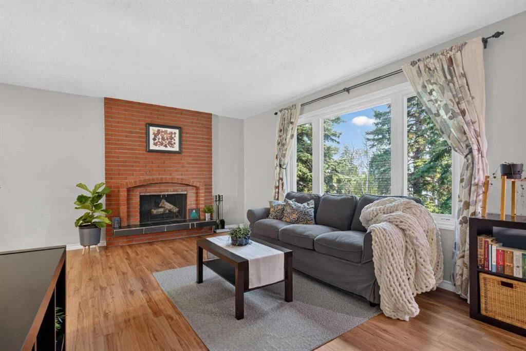 292 Silver Brook Way NW, Calgary — photo 3 of 28