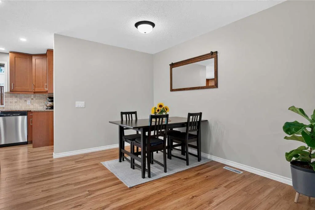 292 Silver Brook Way NW, Calgary — photo 5 of 28