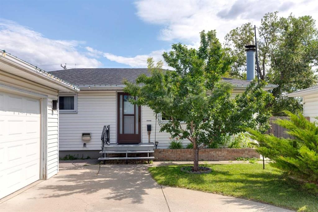 7304 5 Street SW, Calgary — photo 2 of 34