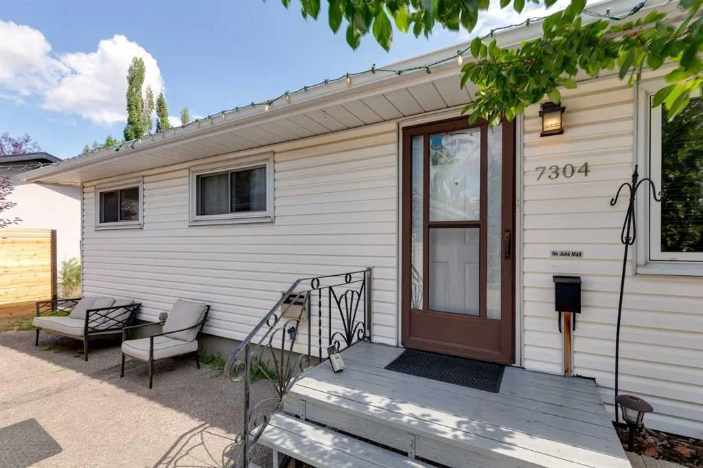 7304 5 Street SW, Calgary — photo 3 of 34