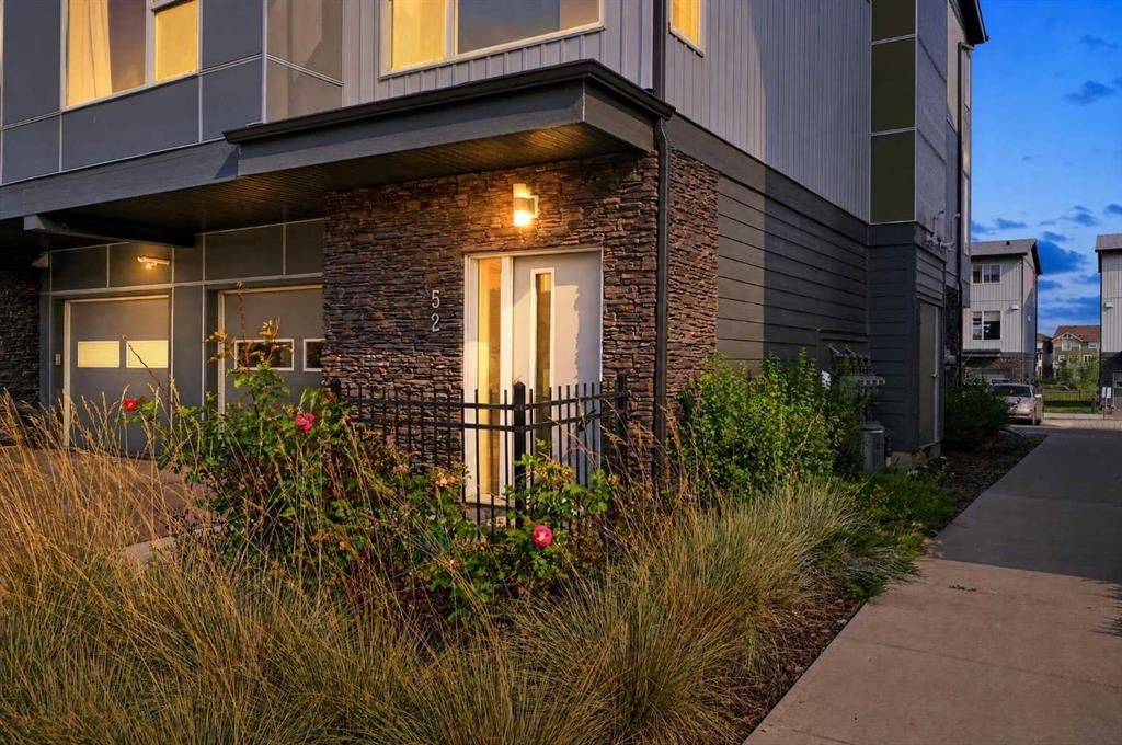 52 Saddlestone Drive NE, Calgary — photo 2 of 28