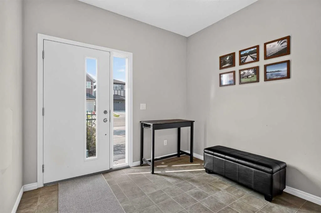 52 Saddlestone Drive NE, Calgary — photo 3 of 28