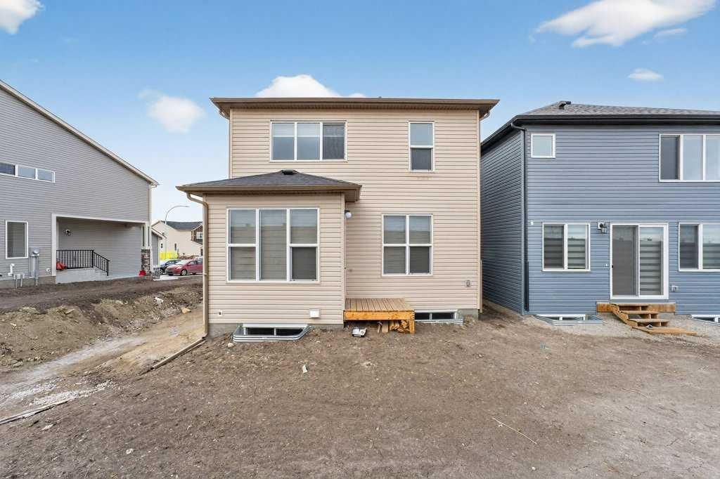 268 Cornerbrook Road NE, Calgary — photo 5 of 50