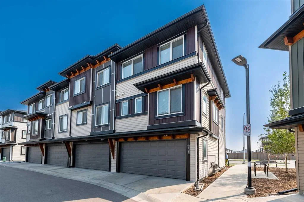 175 Savanna Street NE, Calgary — photo 4 of 34