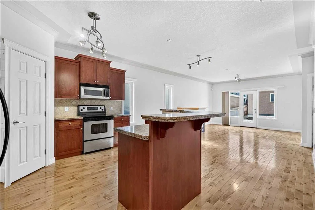 125 25 Avenue NW, Calgary — photo 5 of 48