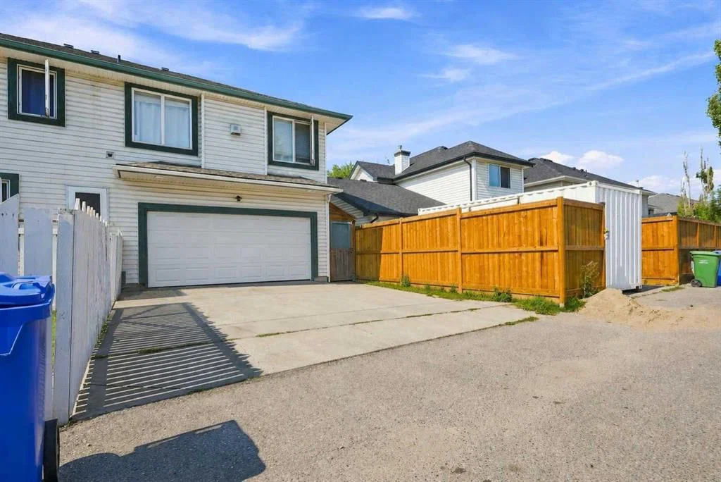 15230 Prestwick Boulevard SE, Calgary — photo 2 of 48