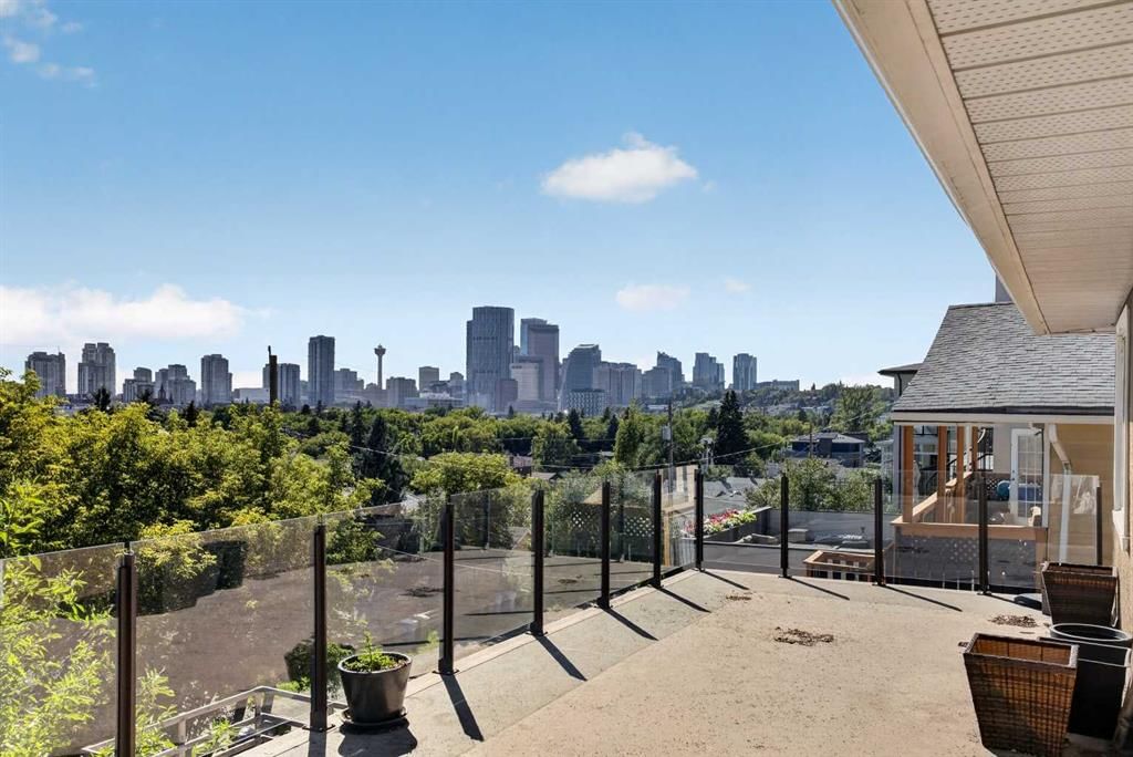 1021 Drury Avenue NE, Calgary — main listing photo