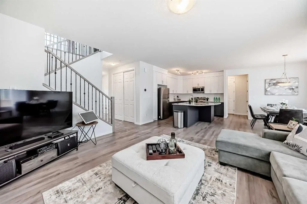 26 Carringwood Street NW, Calgary — photo 3 of 41