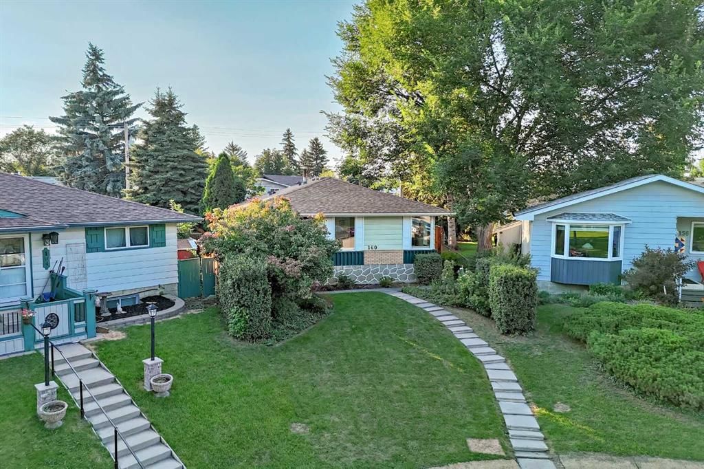 160 Dover Ridge Bay SE, Calgary — photo 2 of 45