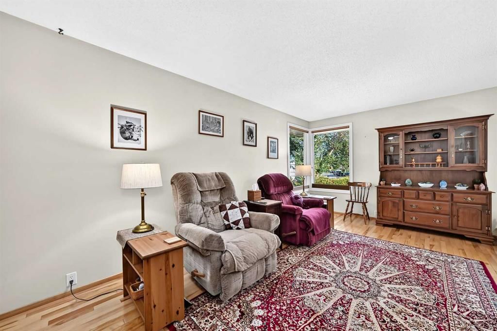 160 Dover Ridge Bay SE, Calgary — photo 4 of 45