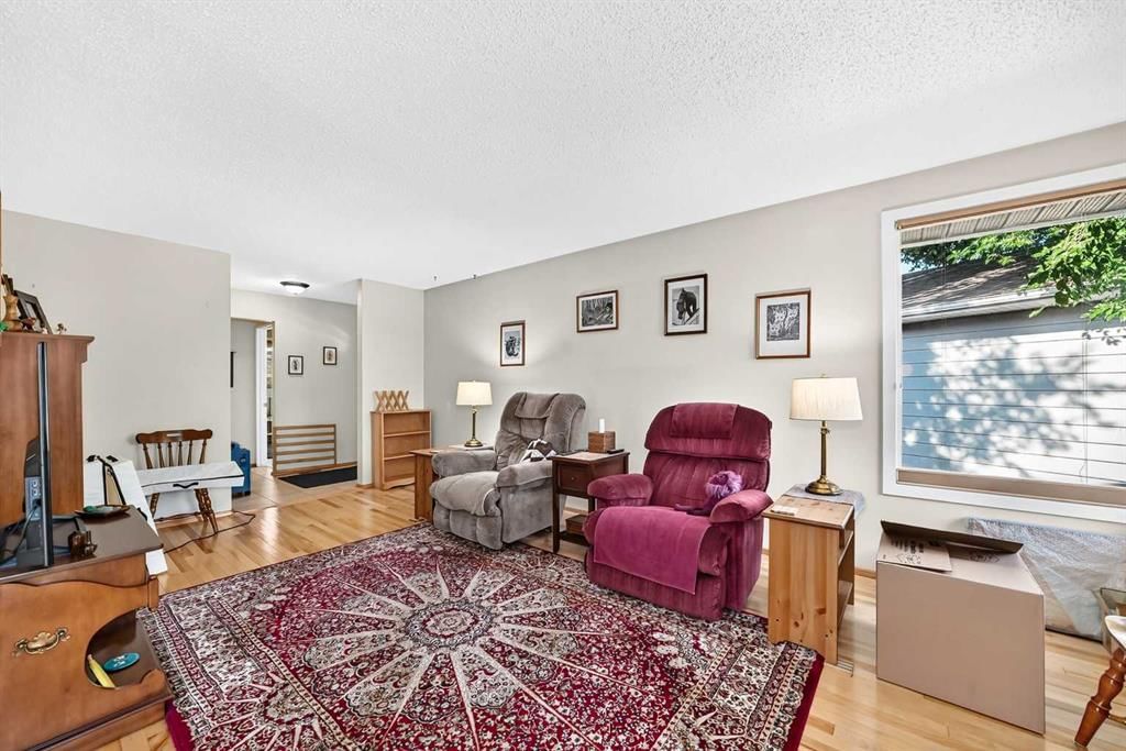 160 Dover Ridge Bay SE, Calgary — photo 5 of 45