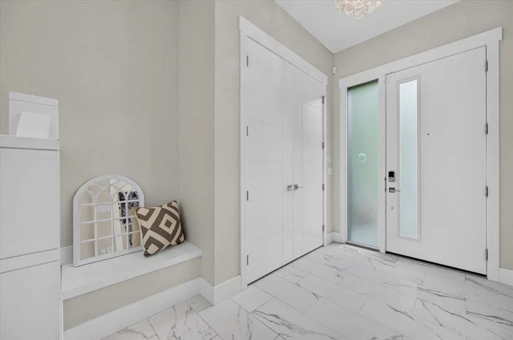 404 12 Avenue NW, Calgary — photo 4 of 50