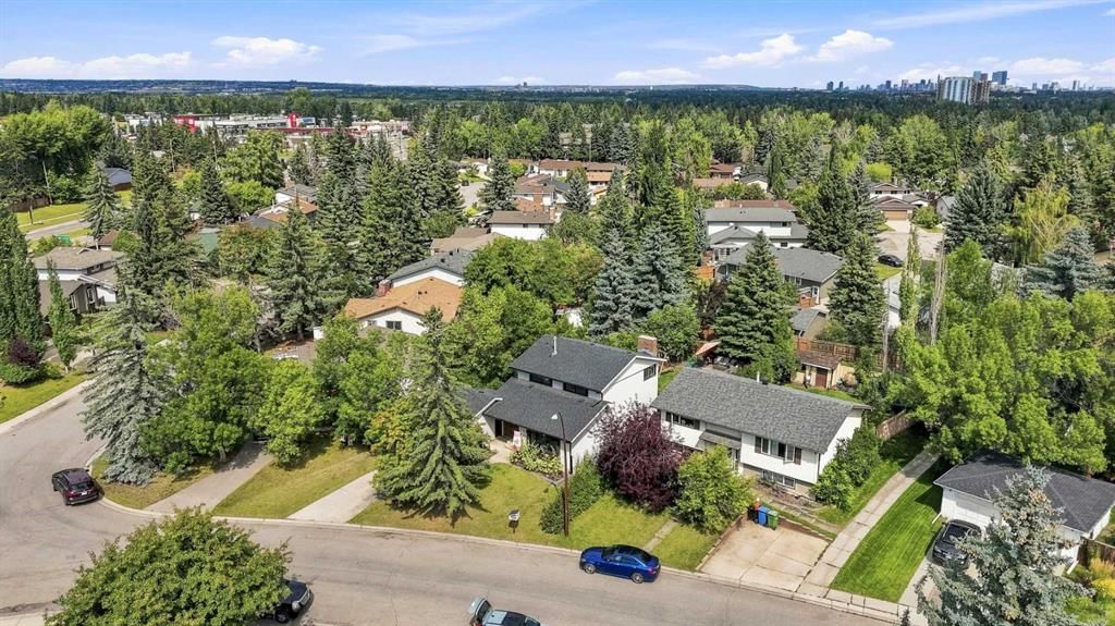 267 Brookgreen Drive SW, Calgary — photo 2 of 50