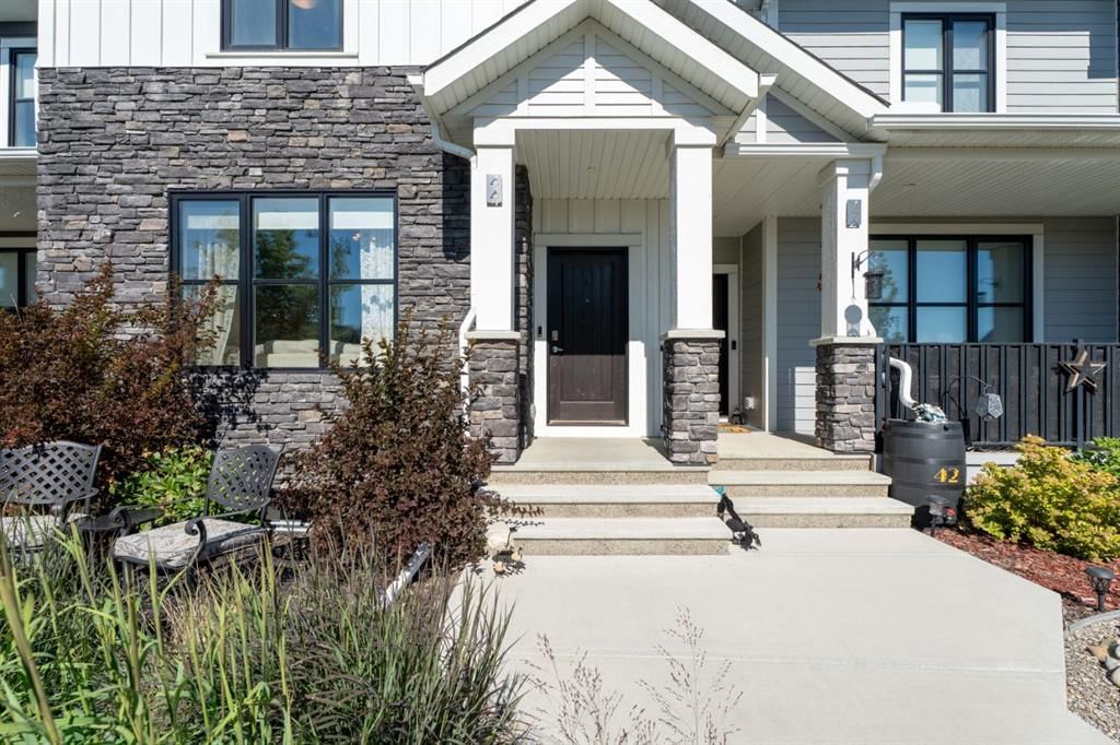 44 D'arcy Boulevard, Okotoks — photo 3 of 42