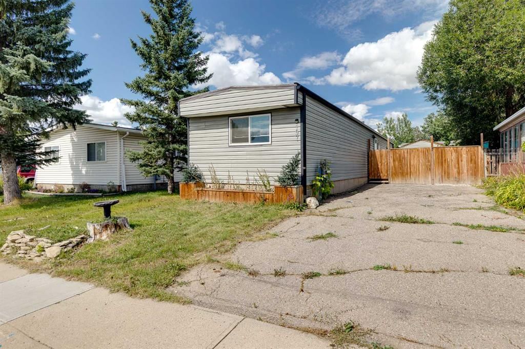 197 Spring Dale Circle SE, Airdrie — photo 2 of 25