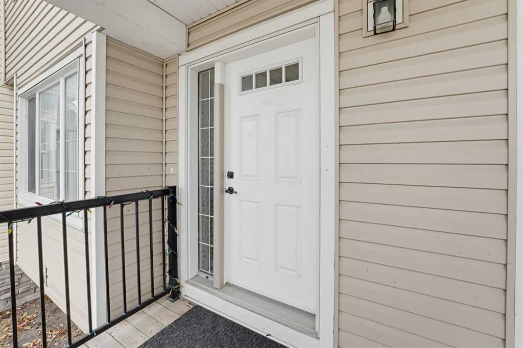 8395 Saddlebrook Drive NE, Calgary — photo 3 of 39