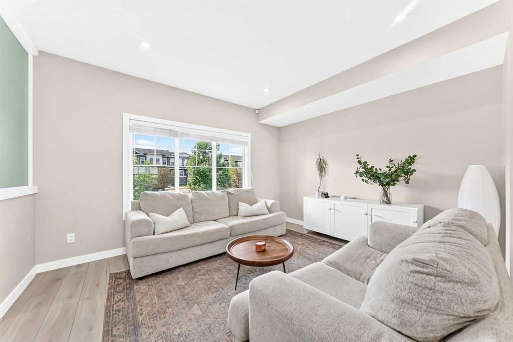449 West Lakeview Drive, Chestermere — photo 4 of 50