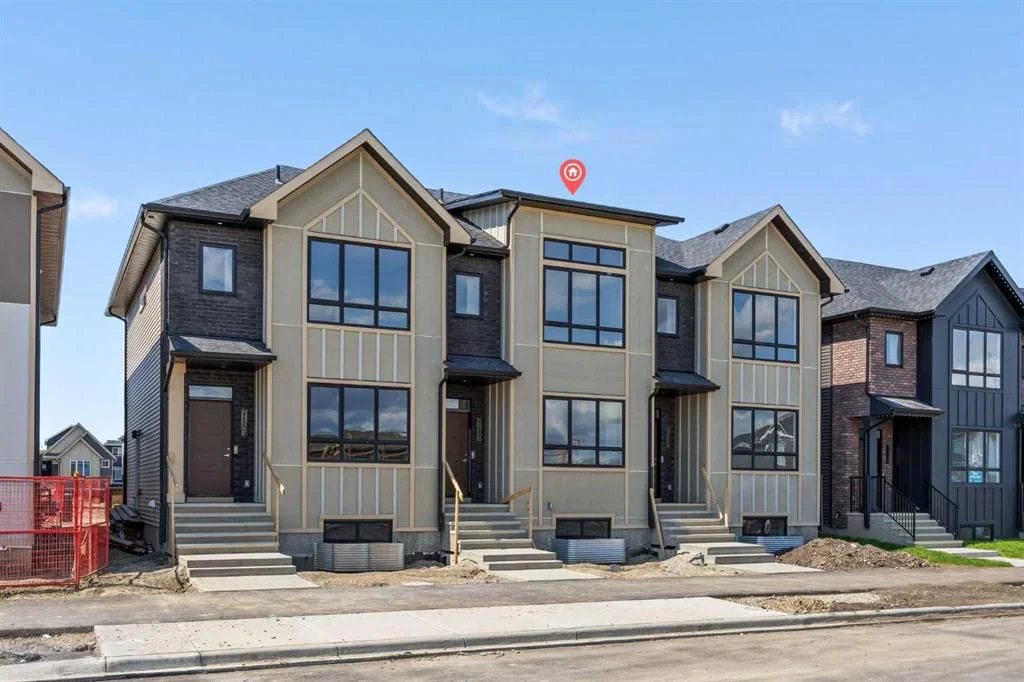 21531 Sheriff King Street SW, Calgary — photo 2 of 41
