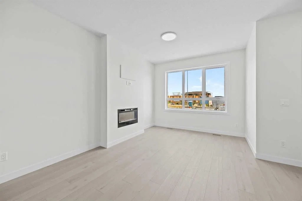 21531 Sheriff King Street SW, Calgary — photo 5 of 41