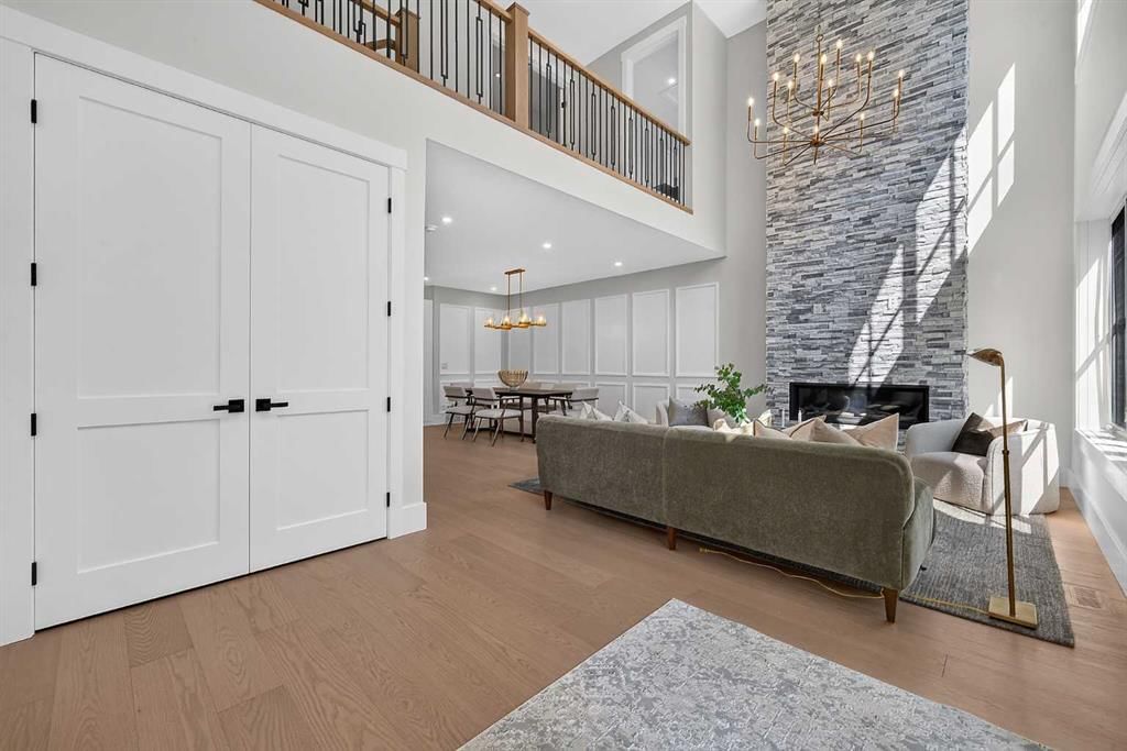 88 Woodlark Drive SW, Calgary — photo 5 of 50