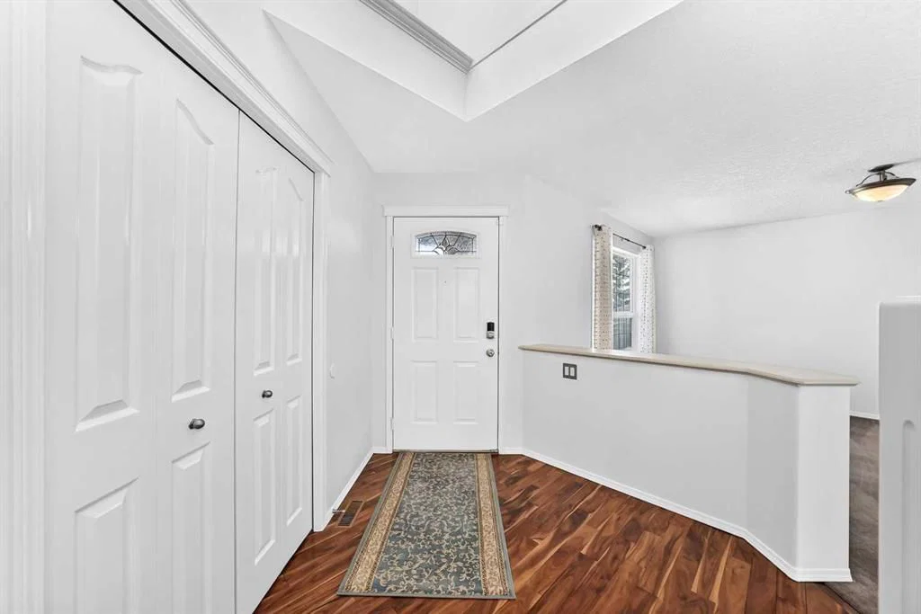 186 Panamount Drive NW, Calgary — photo 3 of 30