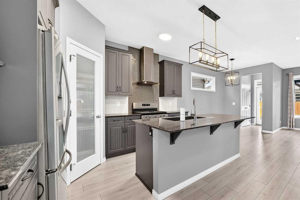 682 Redstone Drive NE, Calgary — photo 4 of 31