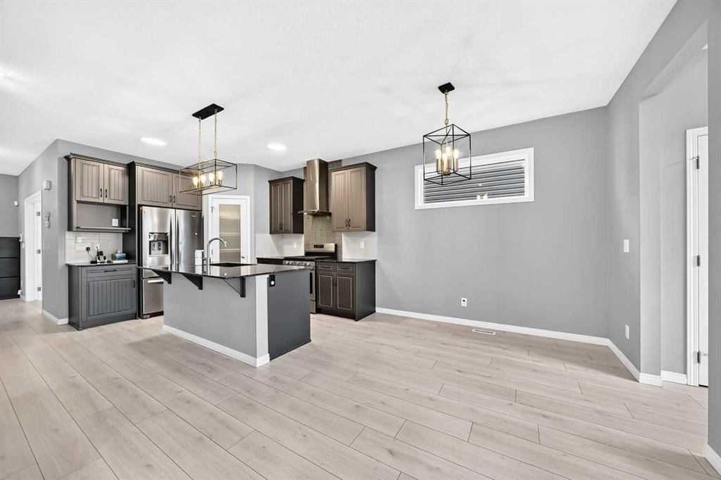 682 Redstone Drive NE, Calgary — photo 5 of 31