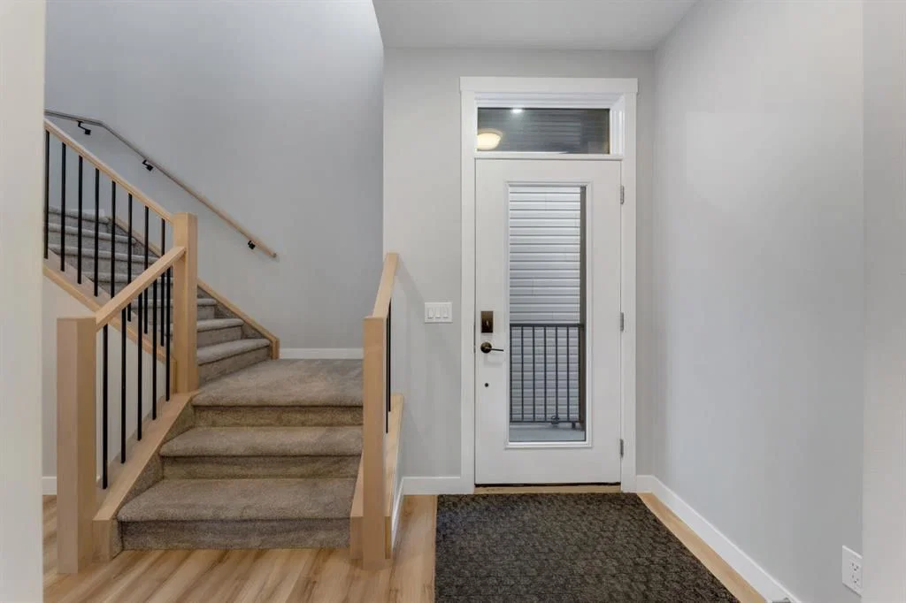 184 Creekstone Row SW, Calgary — photo 4 of 50