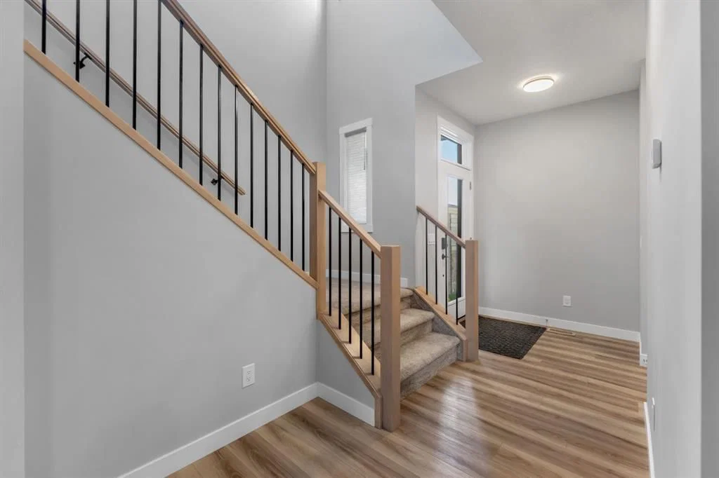 184 Creekstone Row SW, Calgary — photo 5 of 50