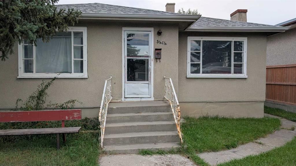 3414 Centre Street NE, Calgary — photo 3 of 10