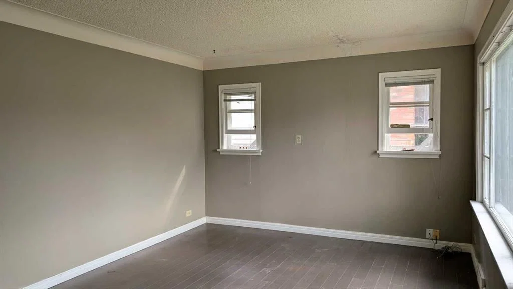 3414 Centre Street NE, Calgary — photo 5 of 10