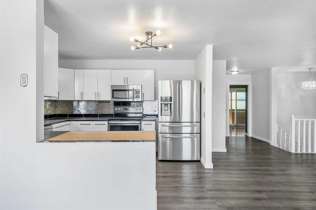 6824 Temple Drive NE, Calgary — photo 2 of 48